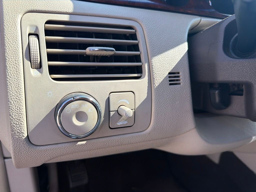 Used 2008 Red Buick CXL image 13