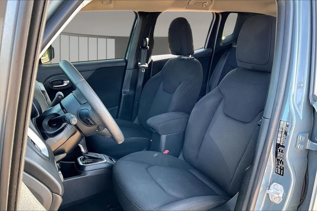 Used 2018 Gray Jeep Sport image 27
