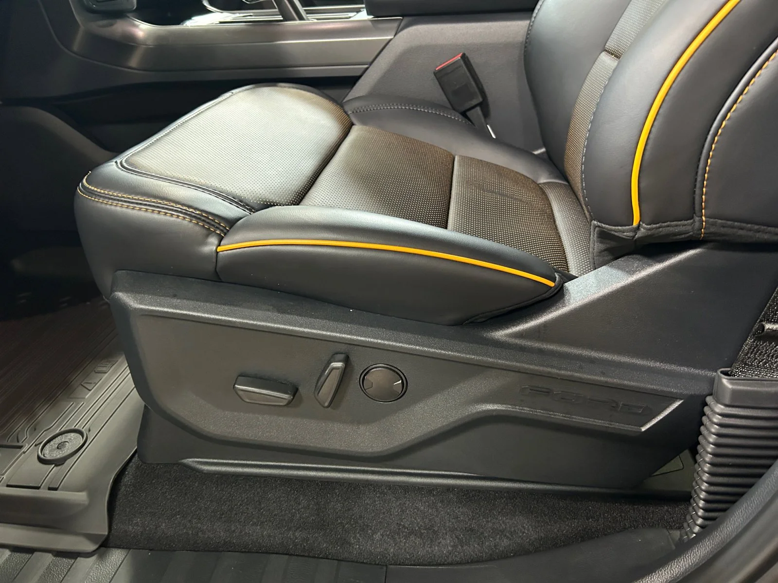 New 2026 Agate Black Metallic Ford Tremor image 15