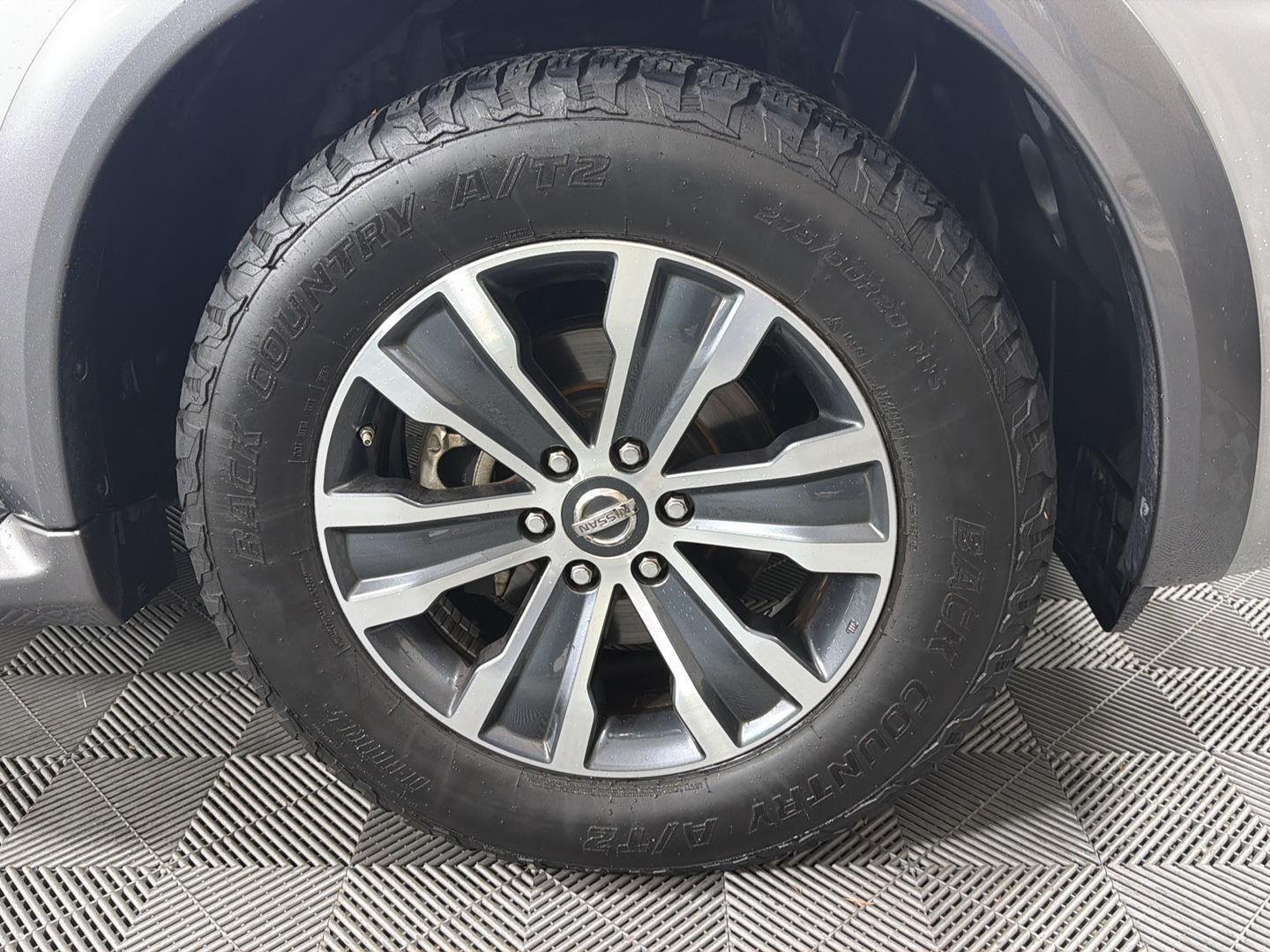 Used 2019 Brilliant Silver Metallic Nissan SL image 4