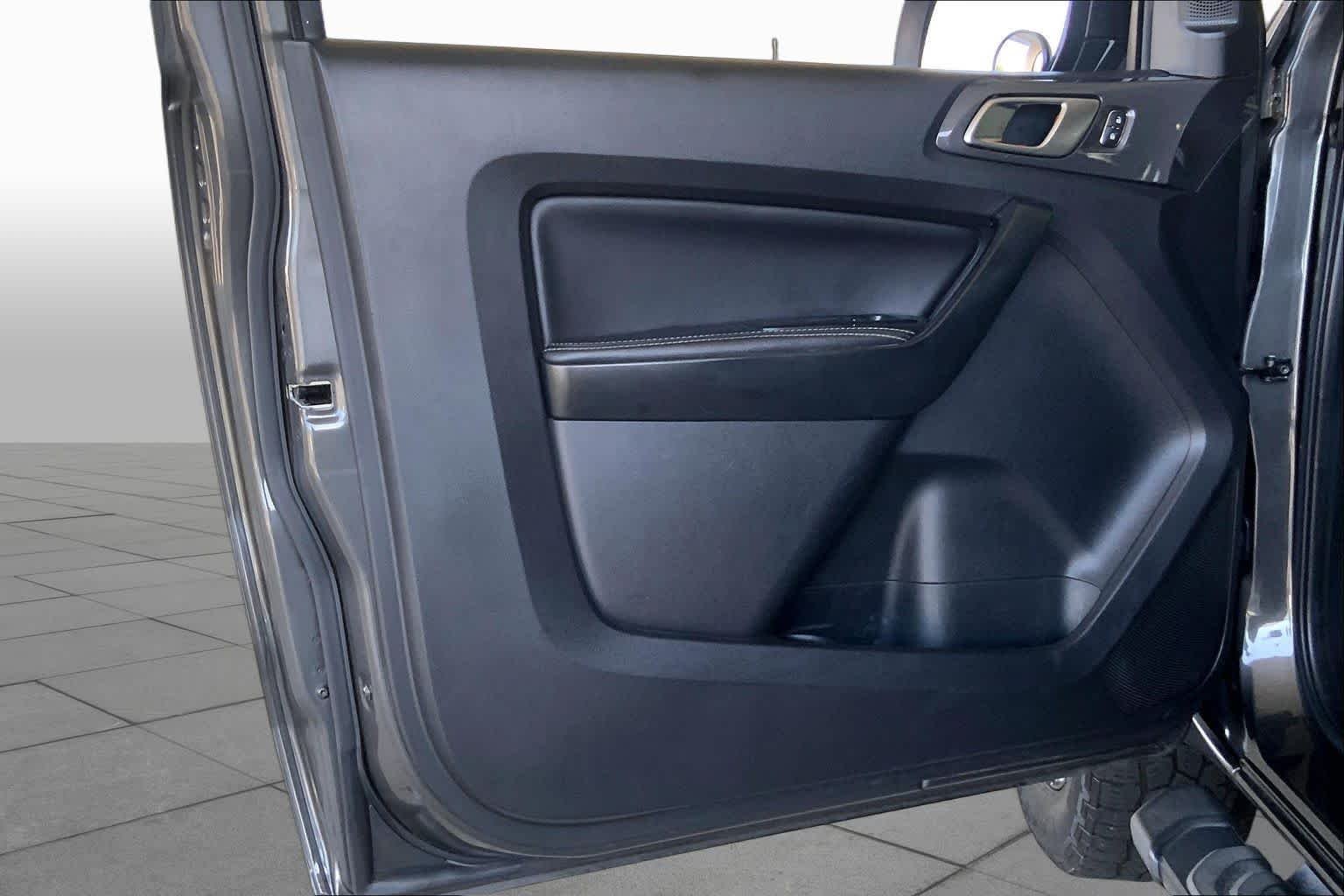 Certified Used 2020 Magnetic Metallic Ford LARIAT image 21