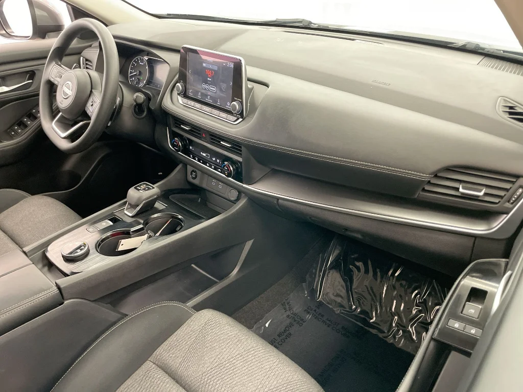 Used 2024 Gun Metallic Nissan SV image 27