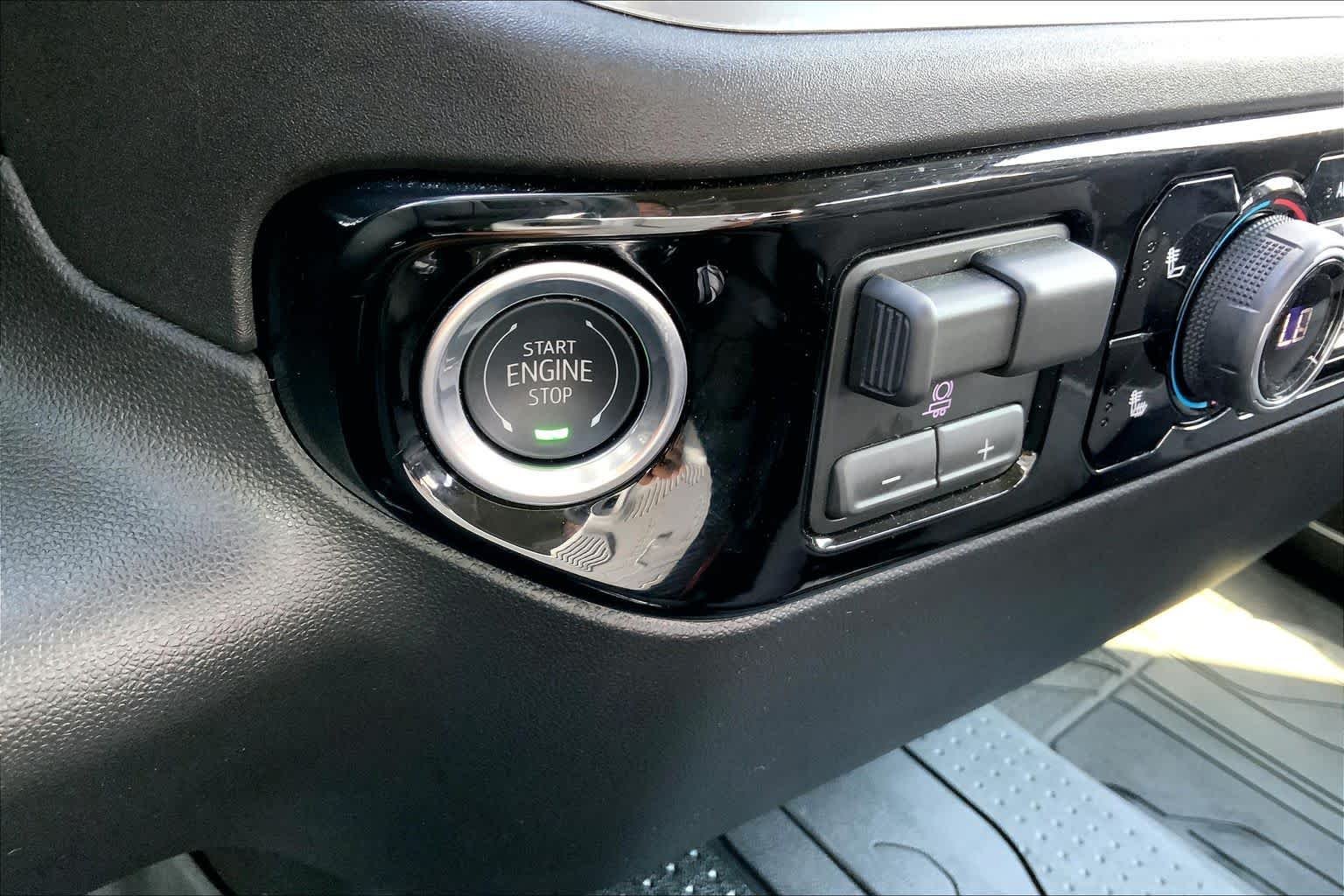 Used 2026 Summit White Chevrolet RST image 35