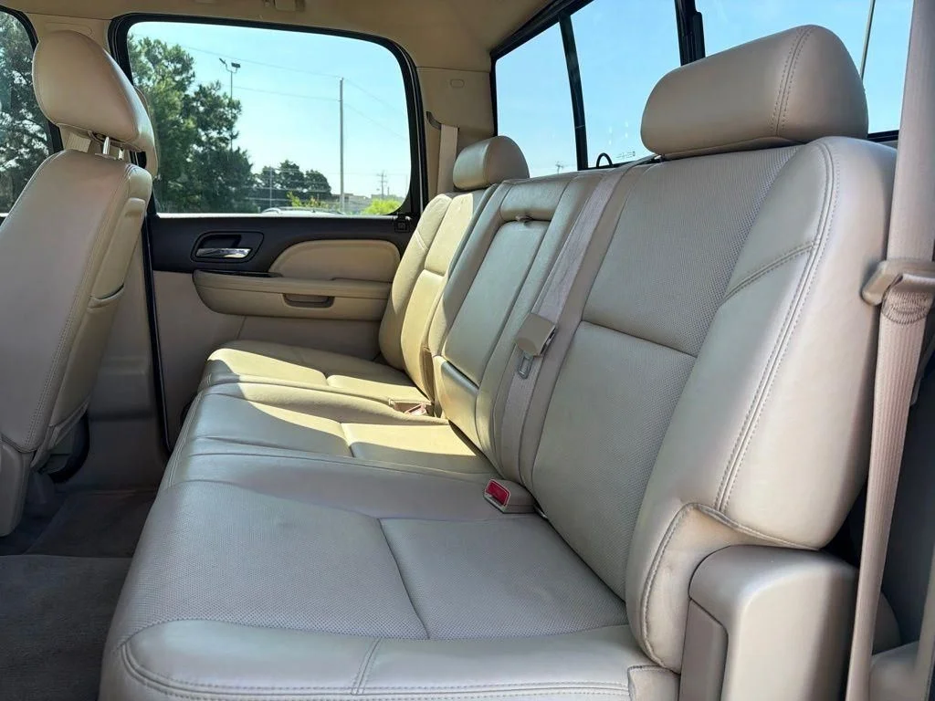 Used 2011 White GMC Denali image 18