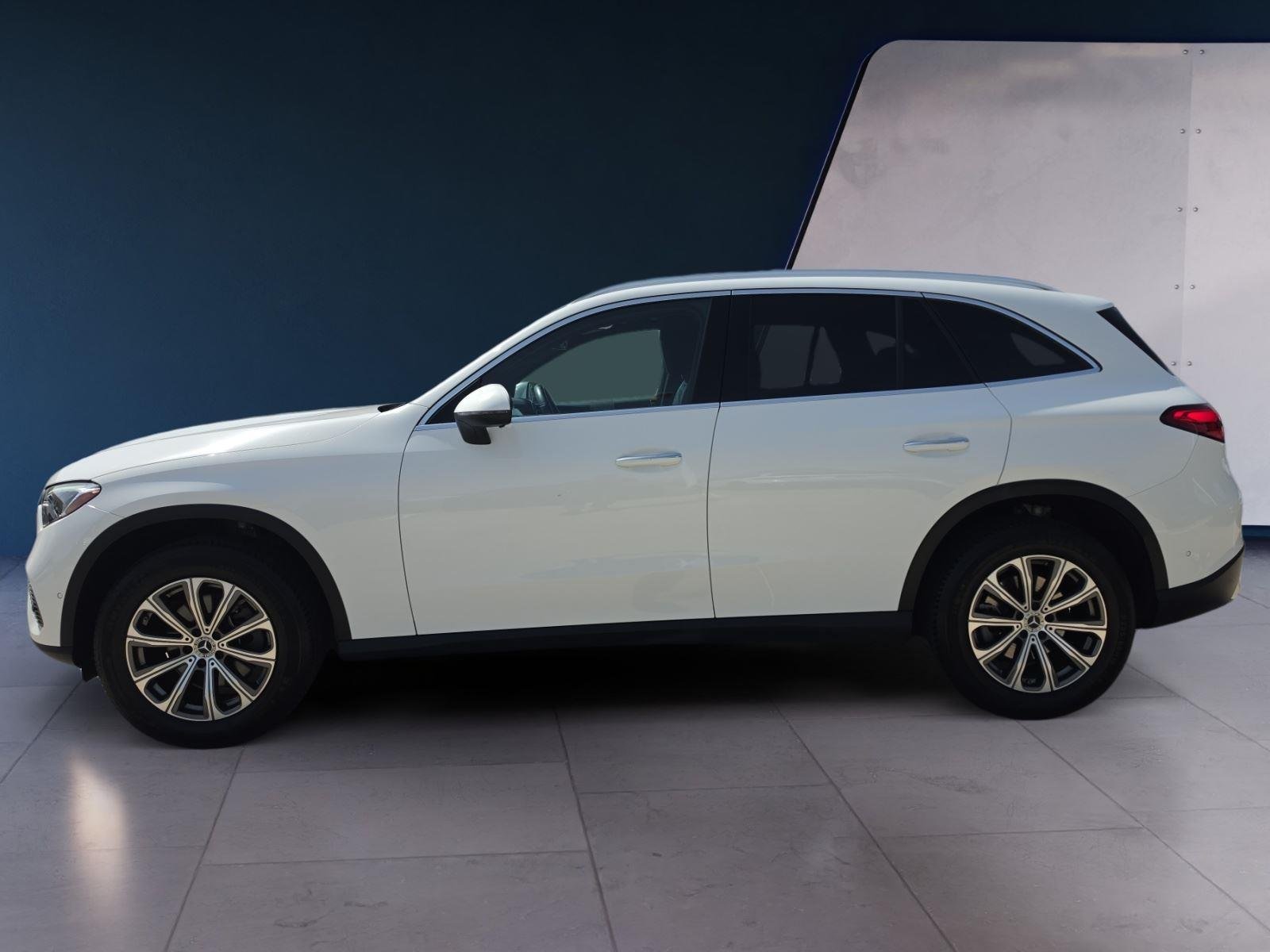 2024 Mercedes-Benz GLC GLC300 - Photo 2