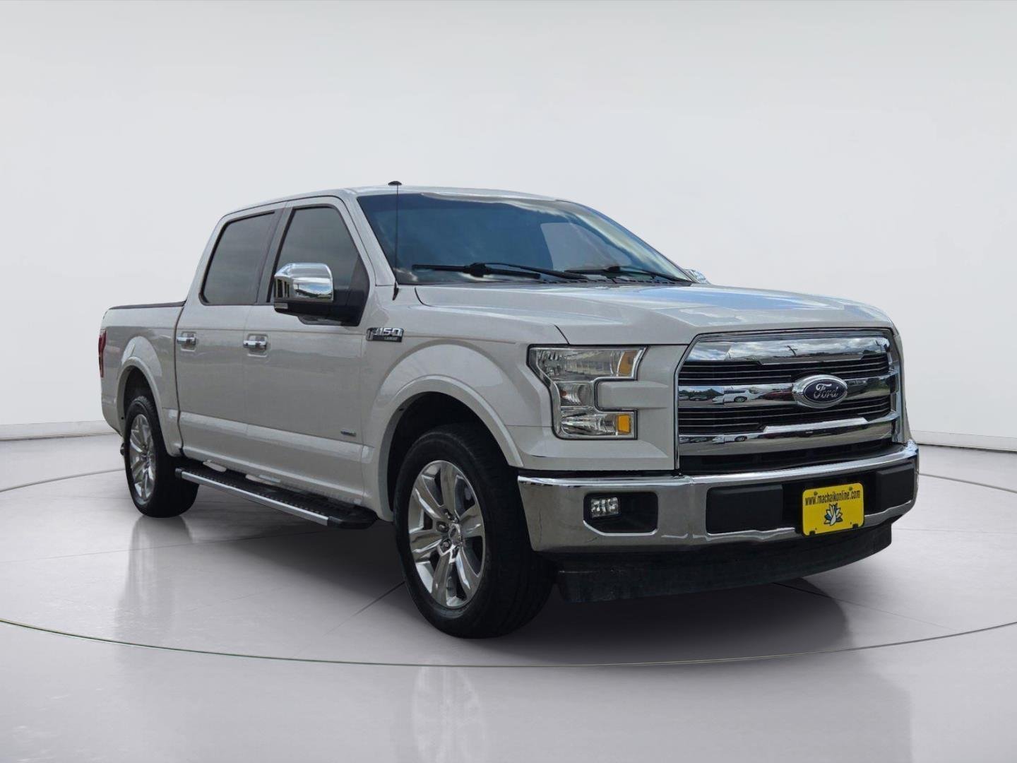 Used 2017 White Platinum Metallic Tri-Coat Ford Lariat image 7