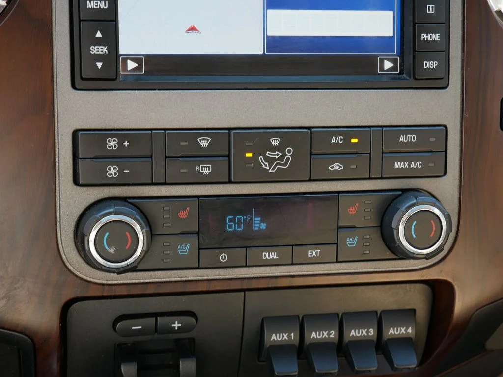 Used 2012 White Ford Lariat image 23