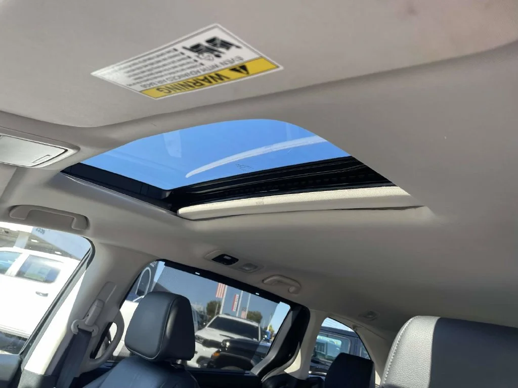 Used 2025  Honda EX-L image 30
