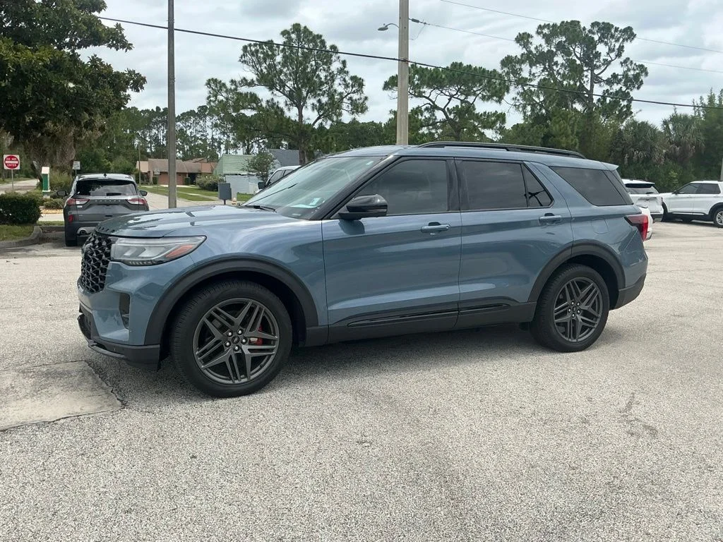 Used 2025 Blue Ford ST image 3
