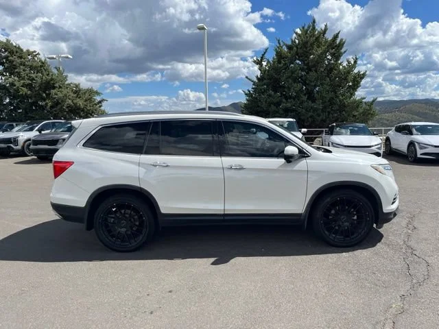 Used 2018 Diamond White Pearl Honda Touring image 6