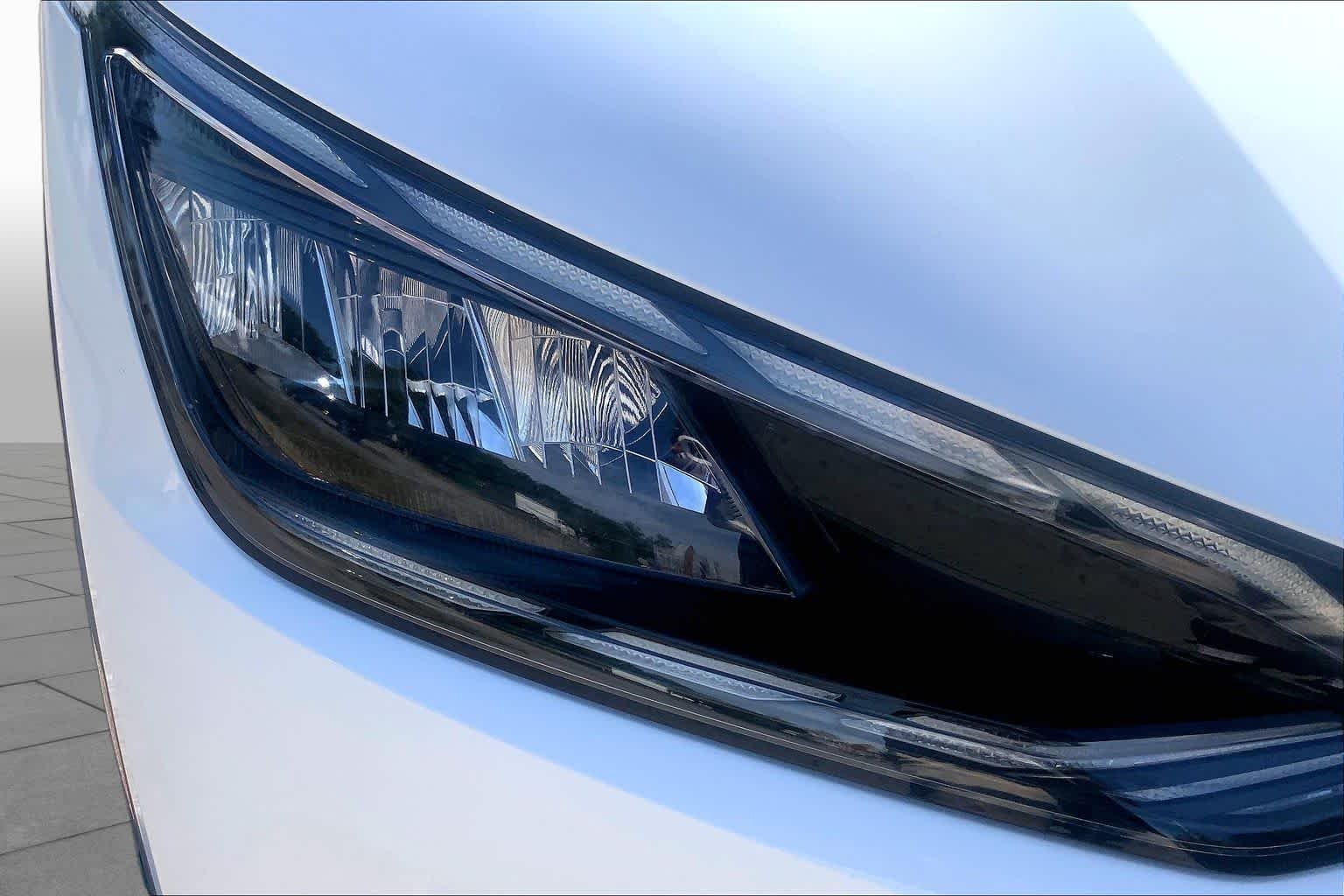 Certified Used 2024 Snow White Pearl Kia Light Long Range image 25