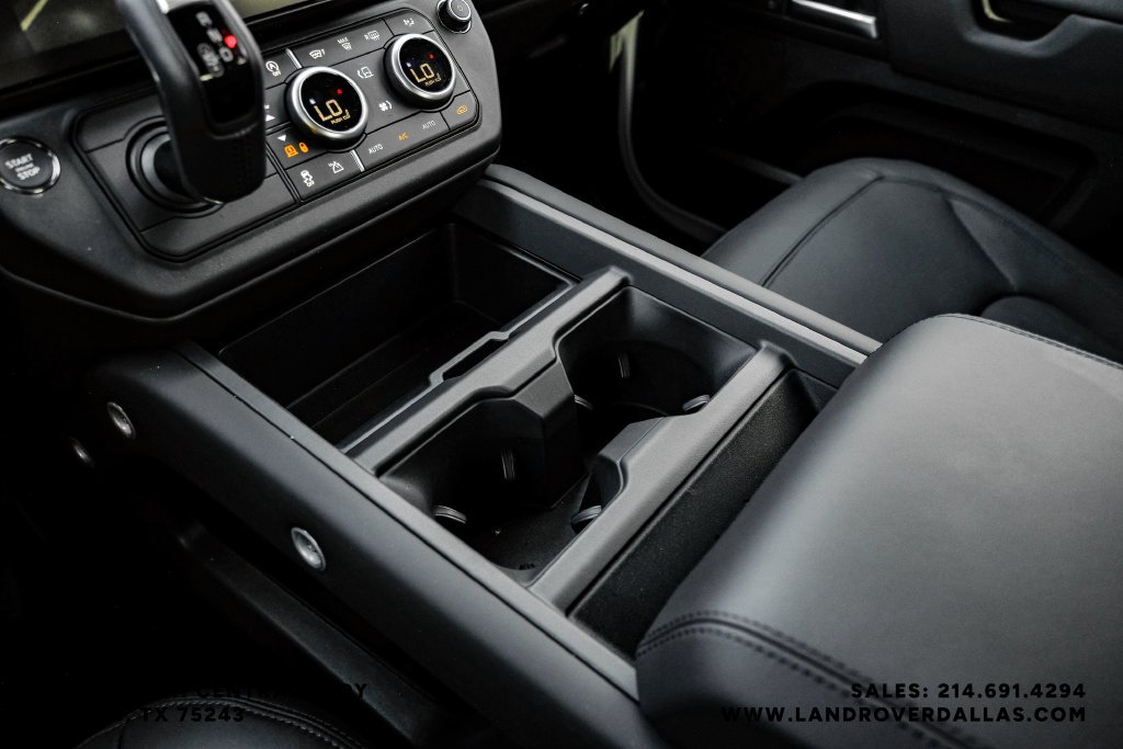 New 2026 Fuji White Land Rover X-Dynamic SE image 23