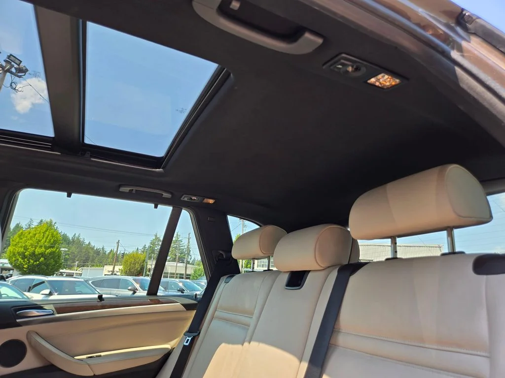 Used 2013 Bronze Metallic BMW xDrive50i image 19