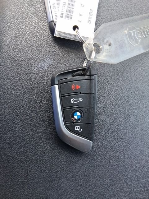 Used 2019 Black BMW sDrive30i image 19