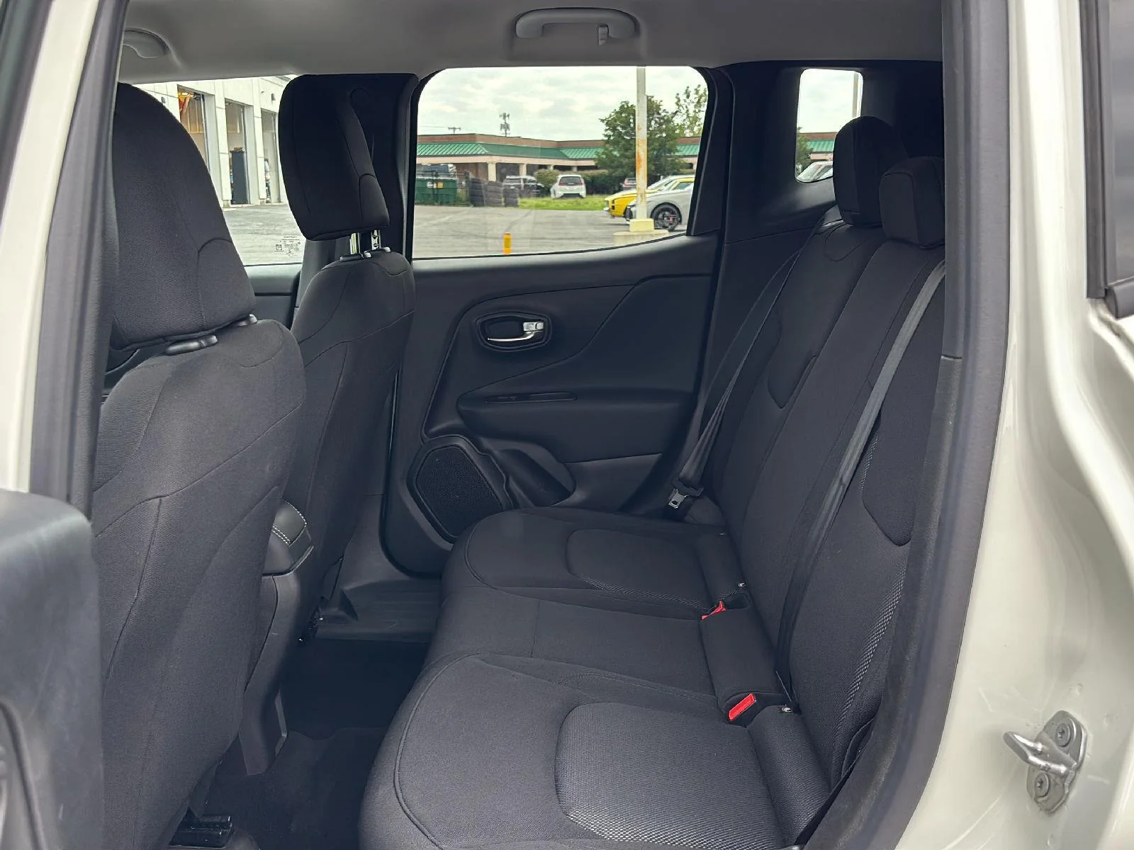 Used 2022 Alpine White Clearcoat Jeep Sport image 24