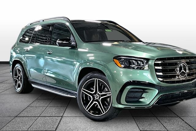 New 2026 MANUFAKTUR Ireland Mid Green Metallic Mercedes-Benz GLS 450 image 1