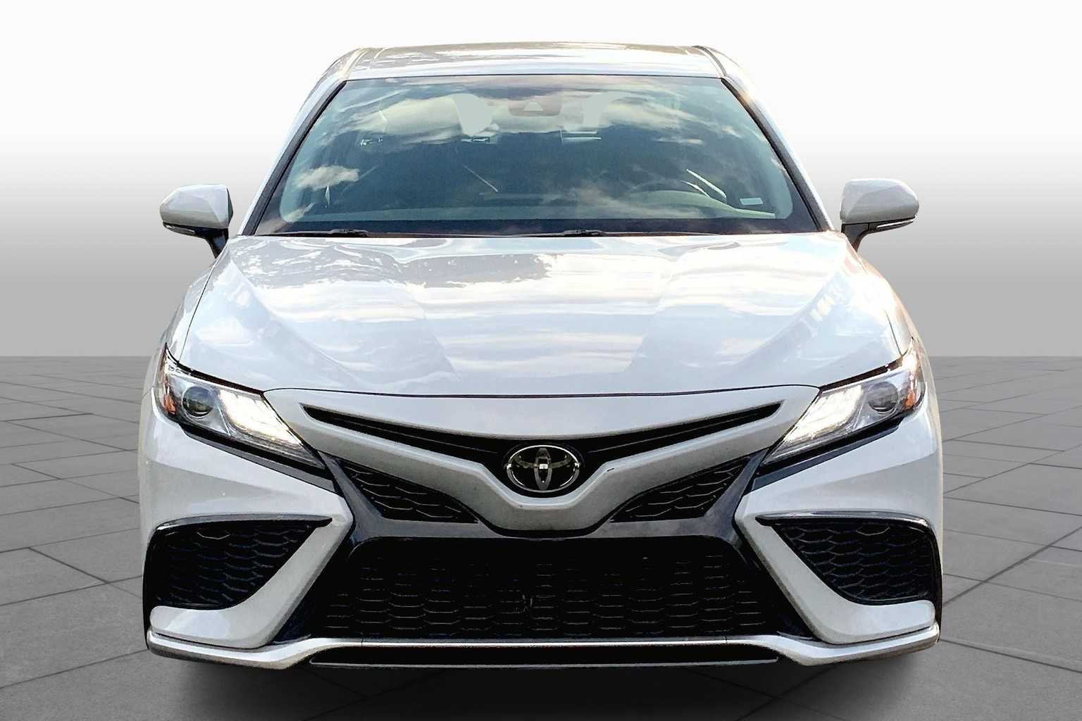 Used 2024 Ice Edge Toyota XSE image 3