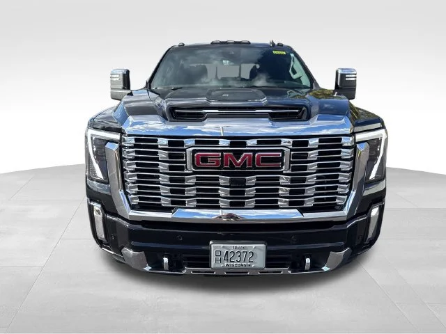 Used 2025 Onyx Black GMC Denali image 9