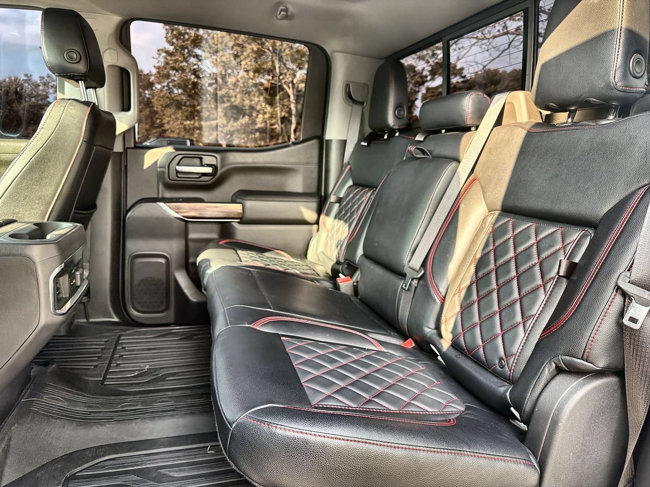 Used 2021 SUMMIT WHITE GMC Elevation image 20