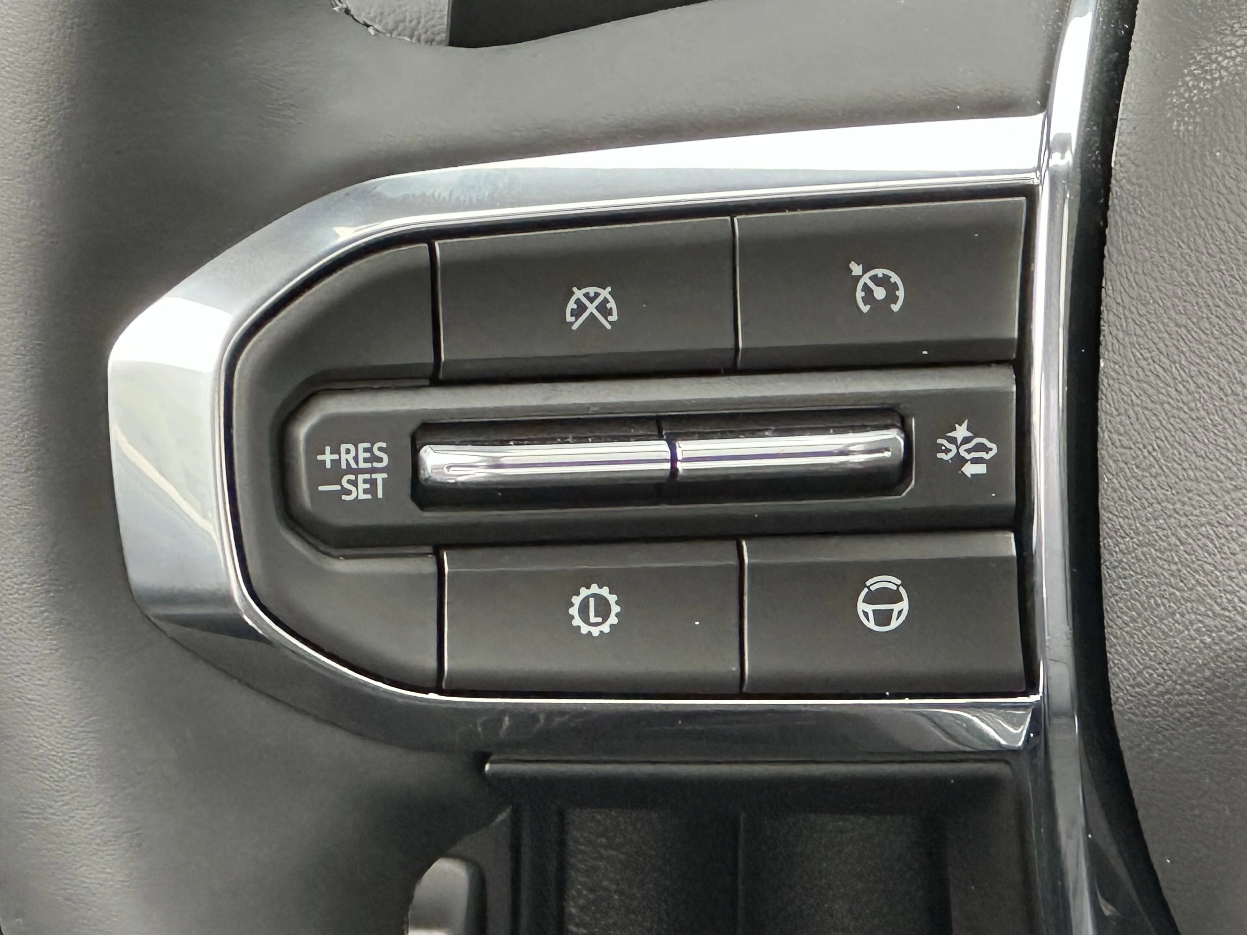 New 2026 Glacier White Tricoat GMC Denali image 10
