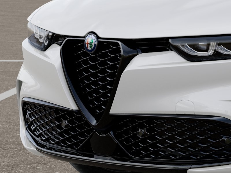 New 2025 Milano White Exterior Paint Alfa Romeo  image 33