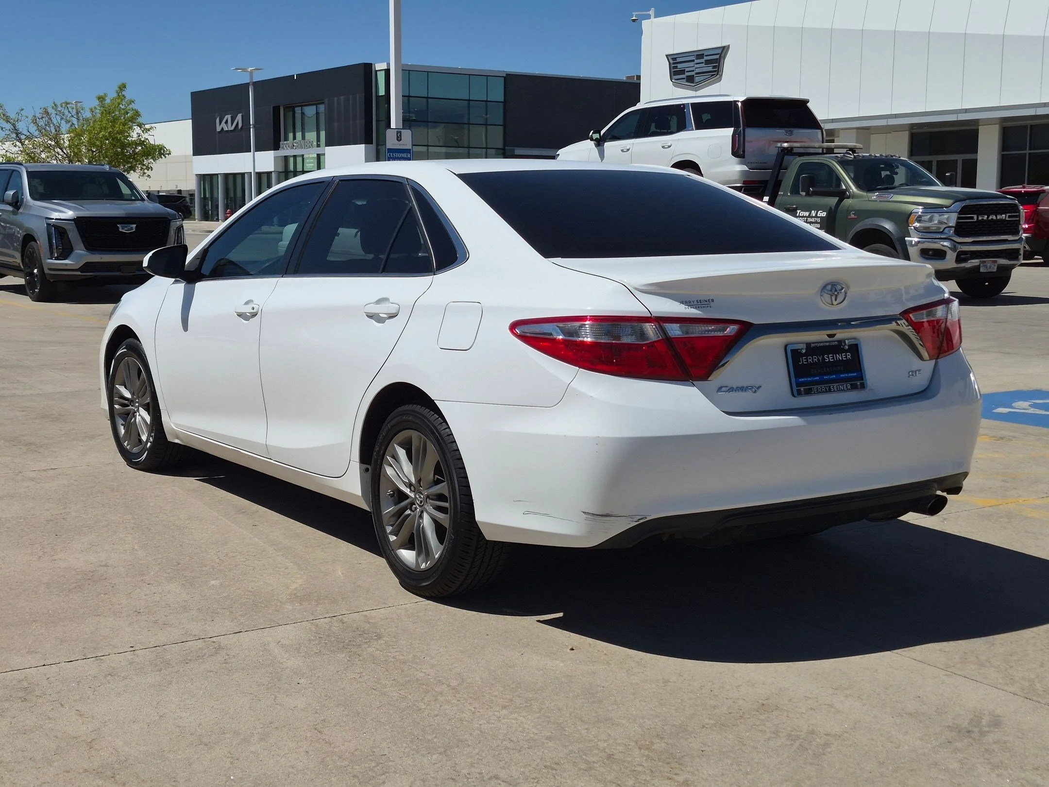 Used 2017 Super White Toyota SE image 3