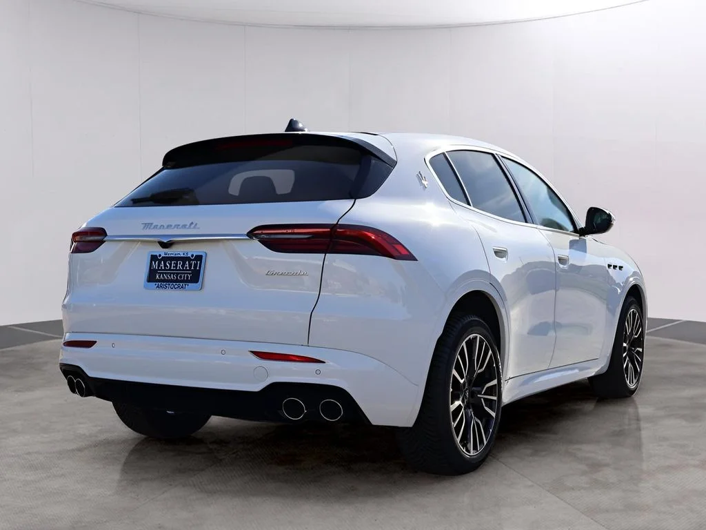 New 2025  Maserati Base image 5