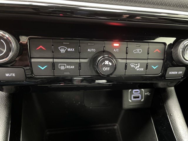 Used 2025 Hydro Blue Pearlcoat Jeep Trailhawk image 20