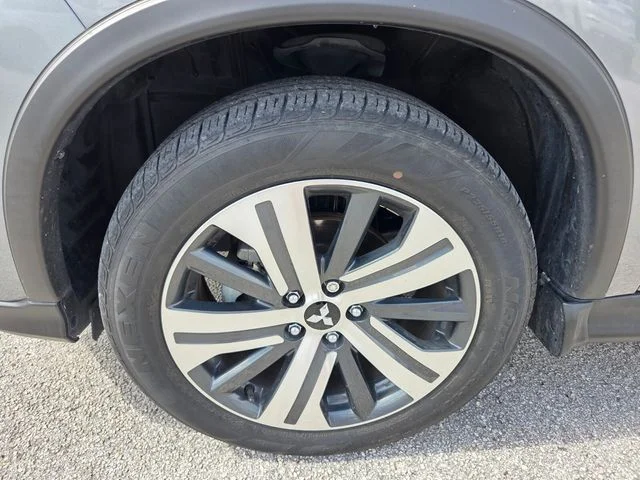 Used 2024 Gray Mitsubishi 2.0 ES image 7