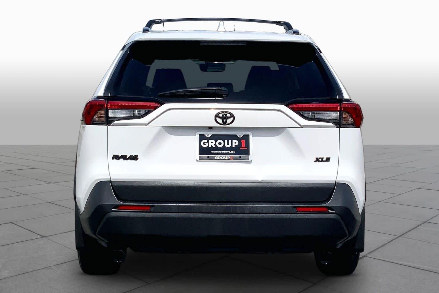 Used 2025 Ice Cap Toyota XLE image 5