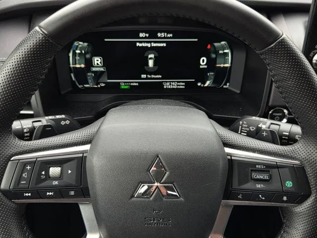 Used 2025 White Mitsubishi SE image 19
