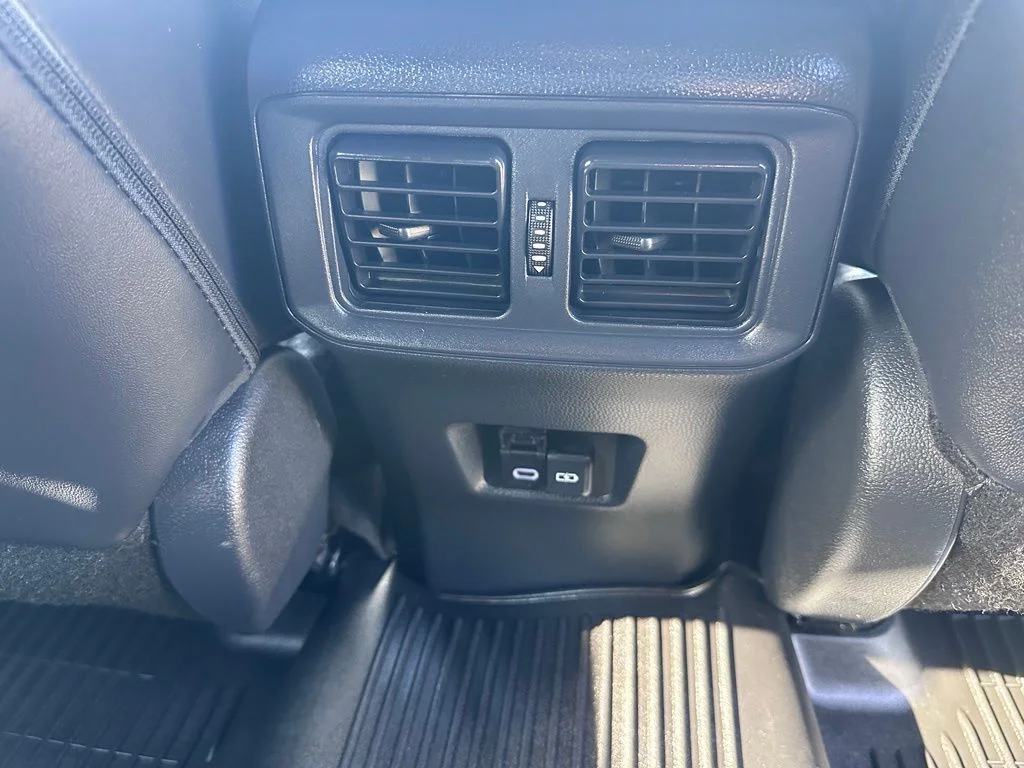 2024 Toyota RAV4 XSE - Photo 33