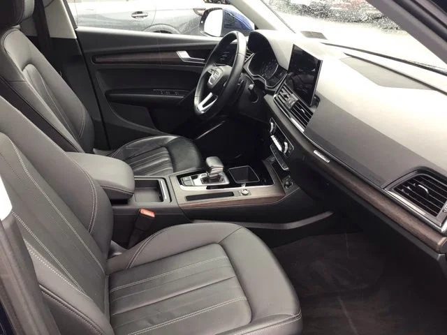 Used 2021 Navarra Blue Metallic Audi 45 Premium image 10