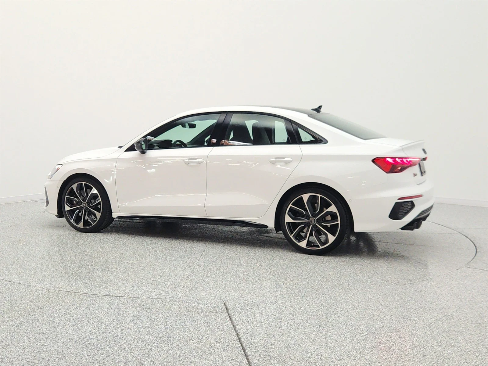 Used 2023 Ibis White Audi Premium 2.0 TFSI quattro image 8