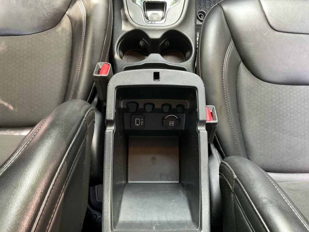 Used 2019 Black Jeep Latitude Plus image 11