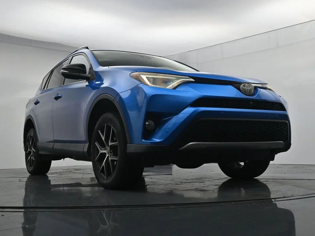 Used 2017 Blue Toyota SE image 17