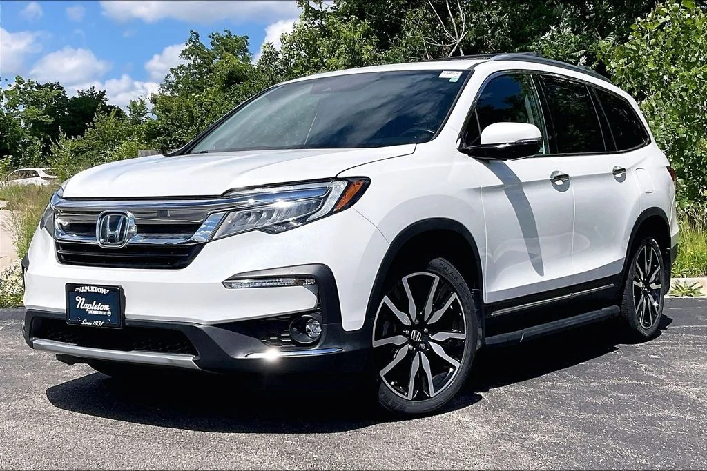 Used 2021 White Honda Touring image 12