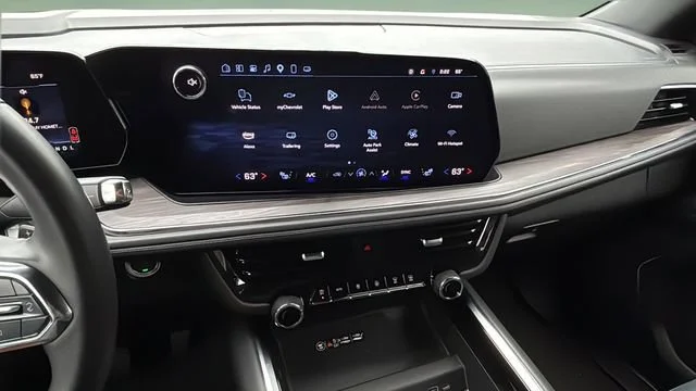 Used 2025 Black Chevrolet Z71 image 22