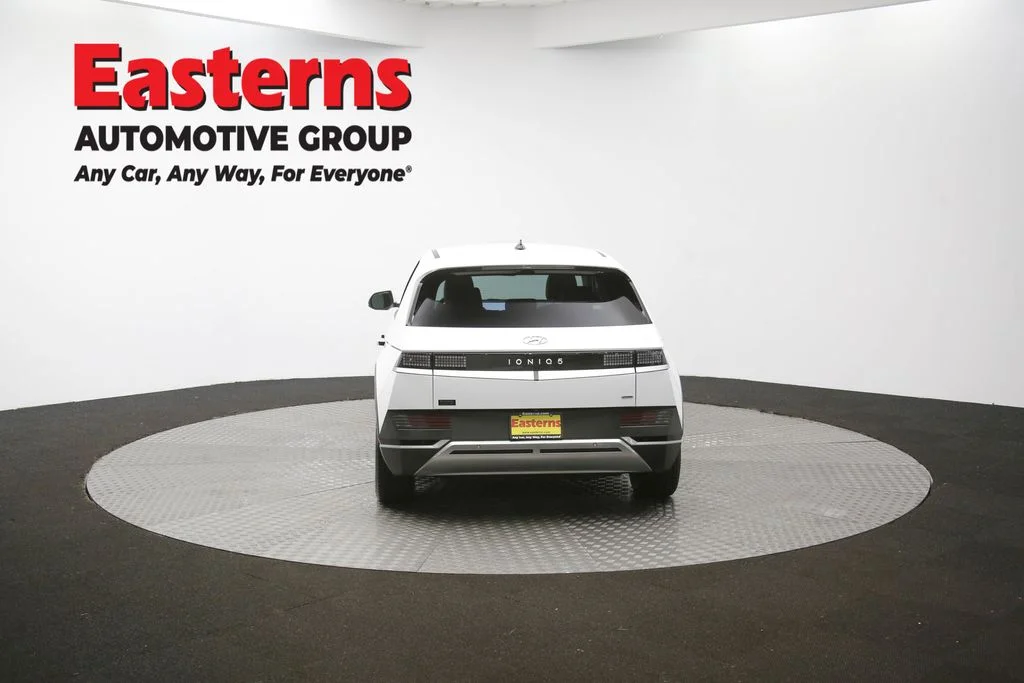 Used 2023 White Hyundai SEL image 36