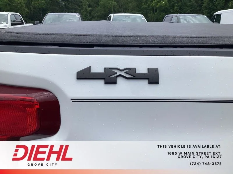 Used 2022 White Chevrolet RST image 12