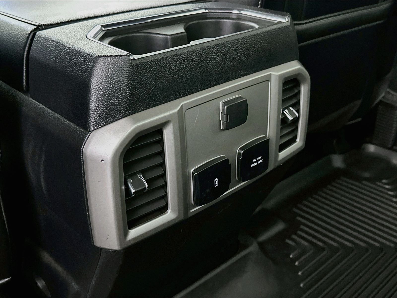 Used 2020 Black Metallic Ford Lariat image 26