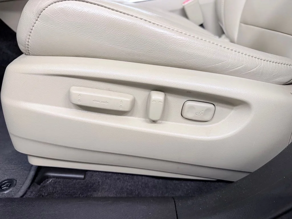 Used 2016  Acura 3.5L image 11