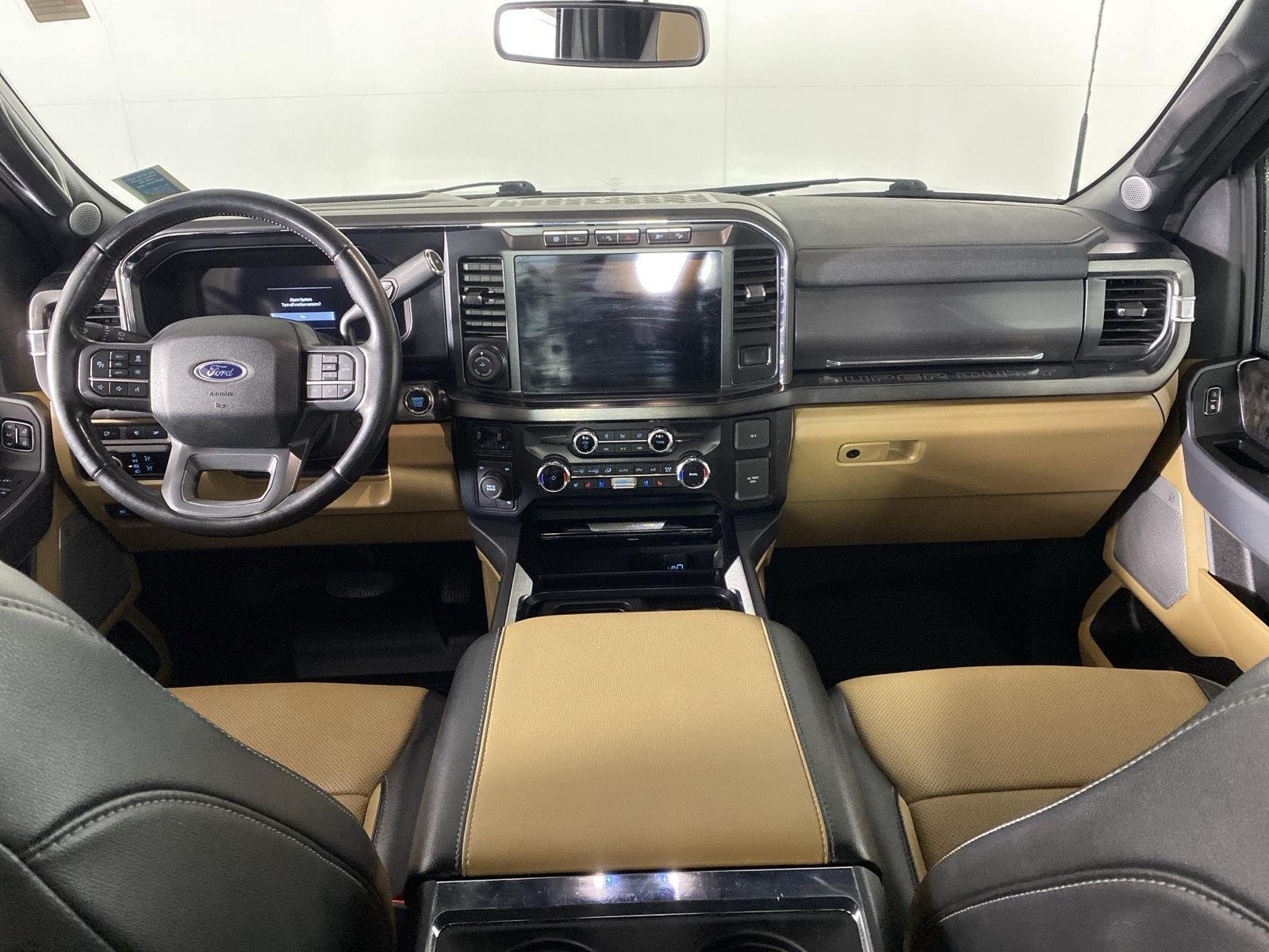 Used 2024 Iconic Silver Ford LARIAT image 27