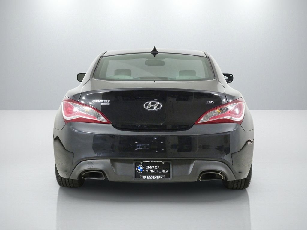 Used 2015 Black Hyundai 3.8 image 10