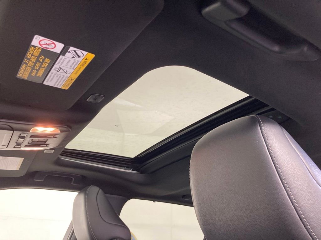 2025 Toyota Highlander XSE - Photo 17
