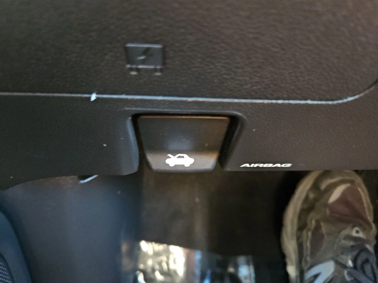 Used 2022 Black Chevrolet RS image 38