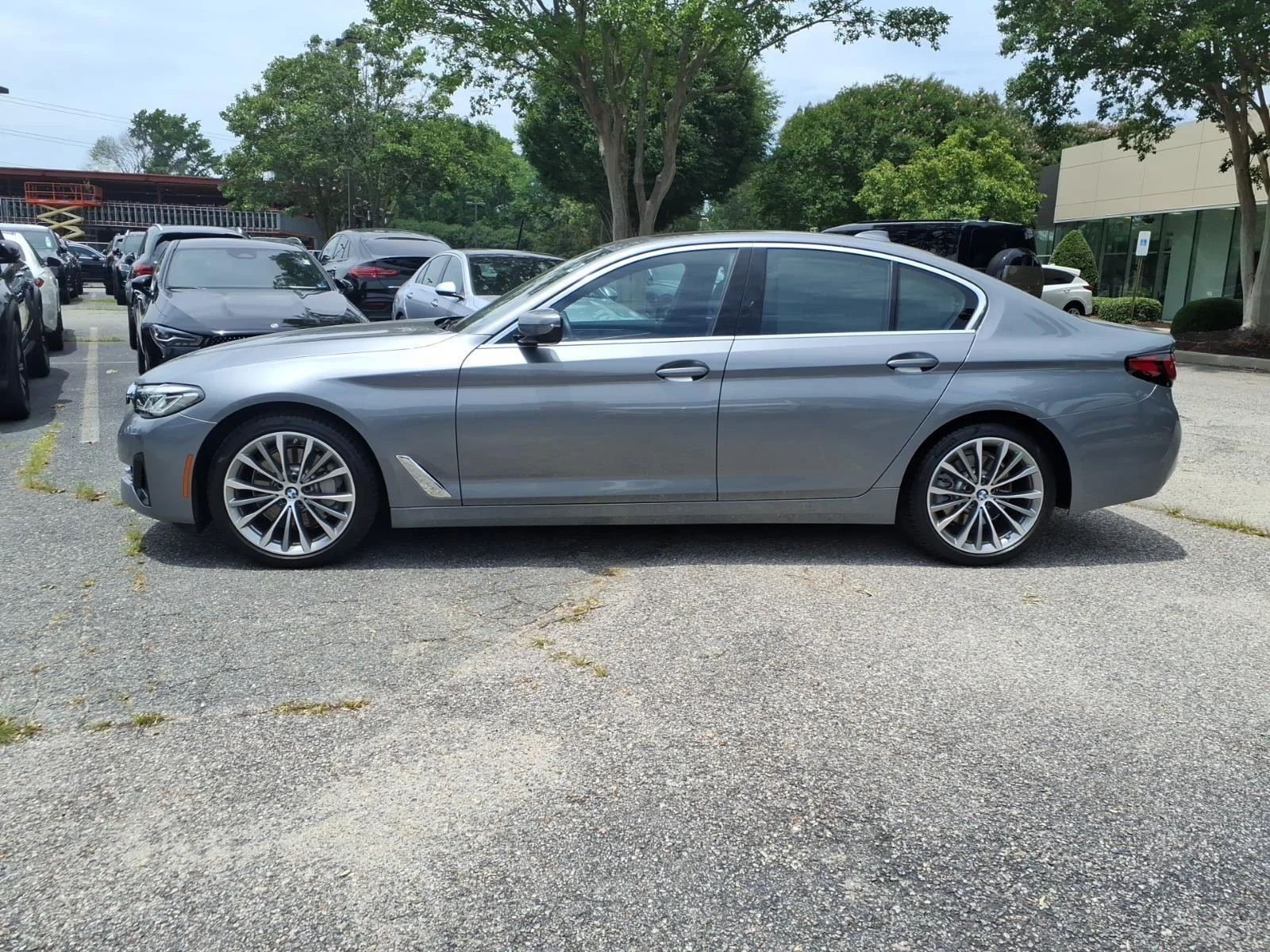 Used 2023 Skyscraper Gray Metallic BMW 530i image 9