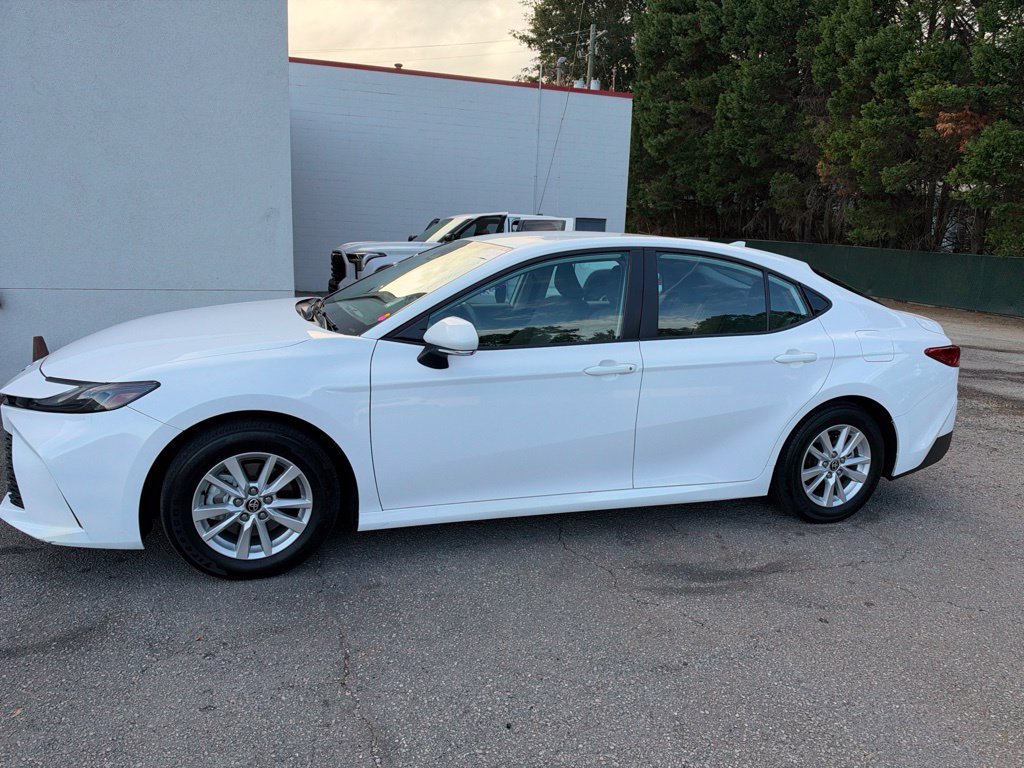 Used 2025 Ice Toyota LE image 2