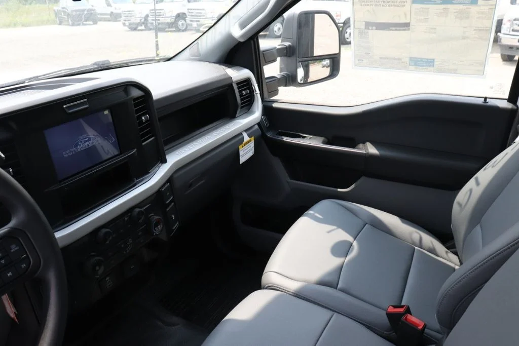 2026 Ford F-550 Super Duty Chassis Cab XL - Photo 13