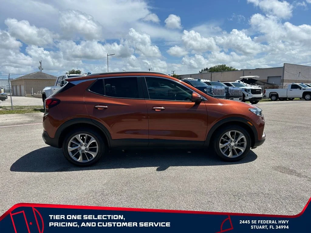 Used 2020 BURNISHED BRONZE METALLIC Buick Select image 4